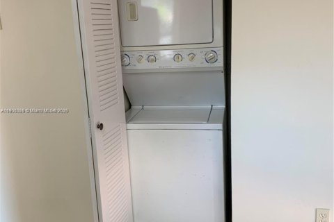 Снять в аренду виллу или дом в Майами, Флорида 3 спальни, 99.41м2, № 1956099 - фото 12