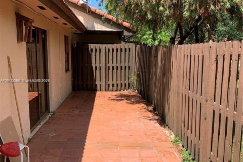 Снять в аренду виллу или дом в Майами, Флорида 3 спальни, 99.41м2, № 1956099 - фото 19