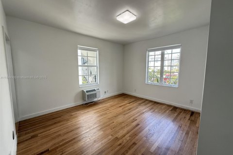 Apartment in Miami Beach, Florida 2 bedrooms, 77.67 sq.m. № 2013038 - photo 11