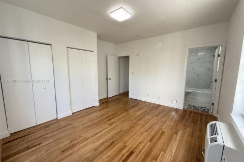 Apartment in Miami Beach, Florida 2 bedrooms, 77.67 sq.m. № 2013038 - photo 12