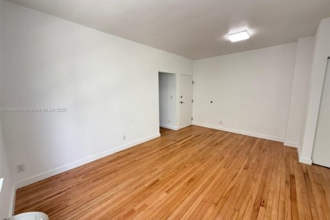 Apartment in Miami Beach, Florida 2 bedrooms, 77.67 sq.m. № 2013038 - photo 5