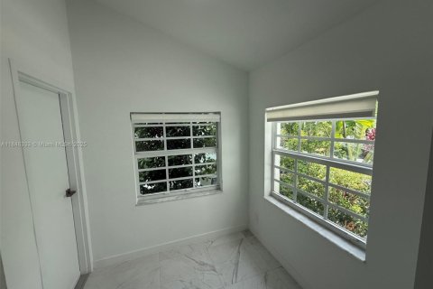 Apartment in Miami Beach, Florida 2 bedrooms, 77.67 sq.m. № 2013038 - photo 10