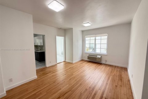 Apartment in Miami Beach, Florida 2 bedrooms, 77.67 sq.m. № 2013038 - photo 4