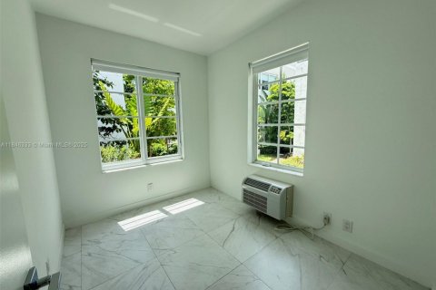 Apartment in Miami Beach, Florida 2 bedrooms, 77.67 sq.m. № 2013038 - photo 7