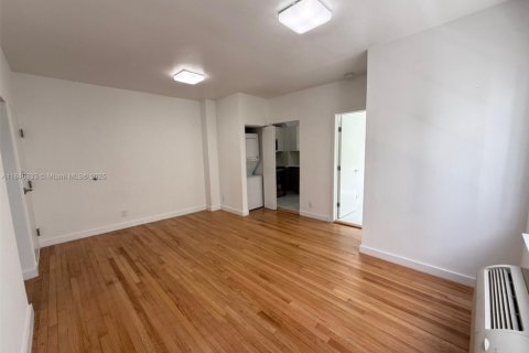 Apartment in Miami Beach, Florida 2 bedrooms, 77.67 sq.m. № 2013038 - photo 6