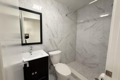 Apartment in Miami Beach, Florida 2 bedrooms, 77.67 sq.m. № 2013038 - photo 2