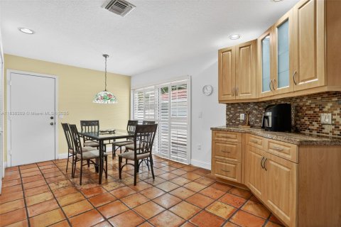 Touwnhouse à vendre à Pompano Beach, Floride: 4 chambres, 211.63 m2 № 1830891 - photo 8