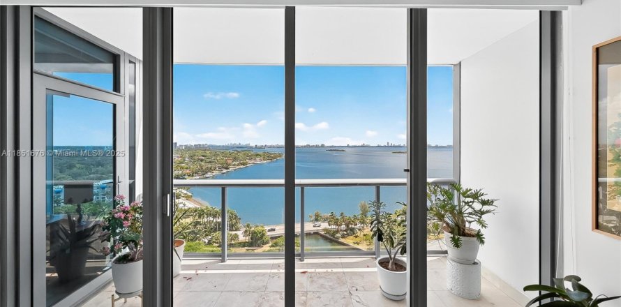 Condominio en Miami, Florida, 1 dormitorio № 1871798