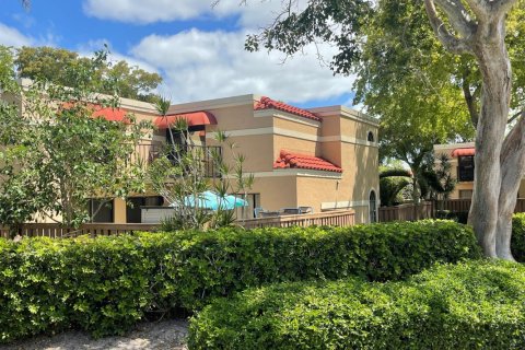 Снять в аренду таунхаус в Бока-Ратон, Флорида 3 спальни, 126.72м2, № 1119897 - фото 1