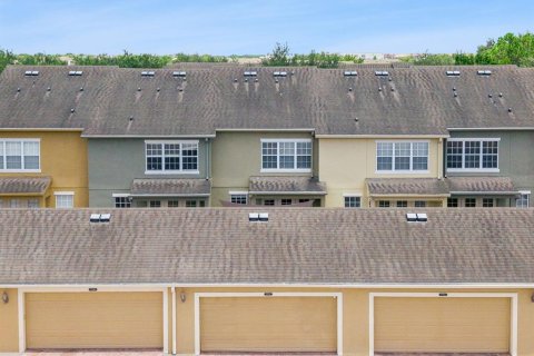 Townhouse in Windermere, Florida 3 bedrooms, 152.73 sq.m. № 2198652 - photo 28