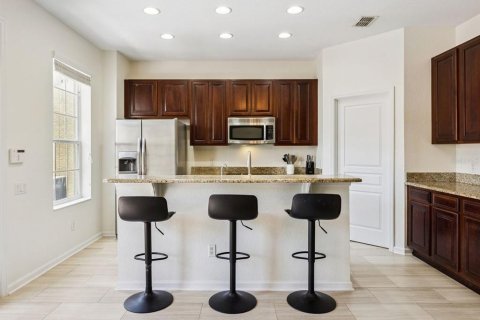 Townhouse in Windermere, Florida 3 bedrooms, 152.73 sq.m. № 2198652 - photo 13