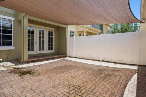 Townhouse in Windermere, Florida 3 bedrooms, 152.73 sq.m. № 2198652 - photo 24