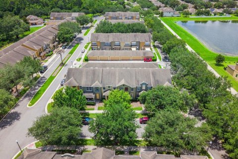 Townhouse in Windermere, Florida 3 bedrooms, 152.73 sq.m. № 2198652 - photo 30