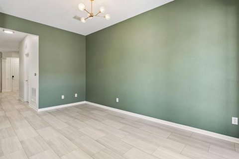 Townhouse in Windermere, Florida 3 bedrooms, 152.73 sq.m. № 2198652 - photo 8