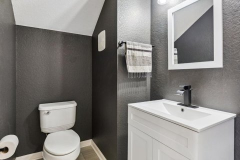 Townhouse in Windermere, Florida 3 bedrooms, 152.73 sq.m. № 2198652 - photo 23