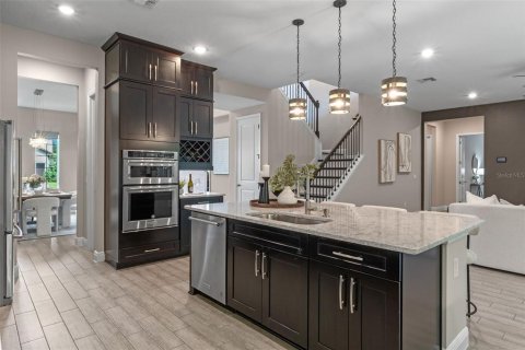 Casa en venta en Orlando, Florida, 5 dormitorios, 396.04 m2 № 1915518 - foto 7