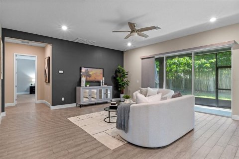 Casa en venta en Orlando, Florida, 5 dormitorios, 396.04 m2 № 1915518 - foto 11