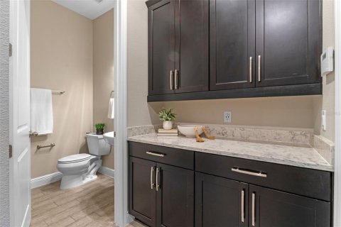 Casa en venta en Orlando, Florida, 5 dormitorios, 396.04 m2 № 1915518 - foto 23