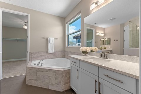 Casa en venta en Orlando, Florida, 5 dormitorios, 396.04 m2 № 1915518 - foto 27