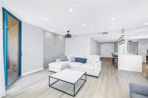 Condo in Clearwater, Florida, 2 bedrooms  № 1895157 - photo 15