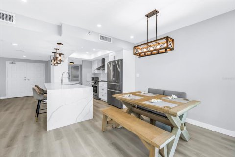 Condo in Clearwater, Florida, 2 bedrooms  № 1895157 - photo 9