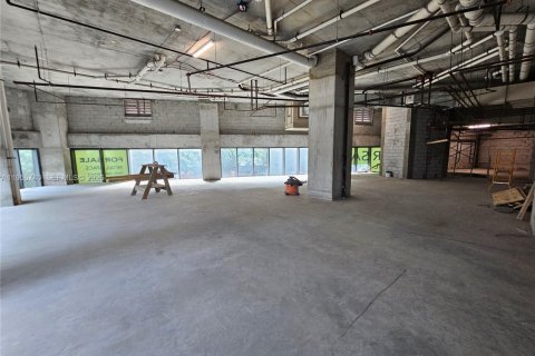 Propiedad comercial en venta en Miami, Florida № 2158288 - foto 5