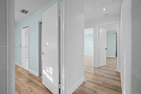 Casa en venta en Hollywood, Florida, 3 dormitorios, 128.02 m2 № 1989132 - foto 21