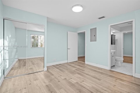 Casa en venta en Hollywood, Florida, 3 dormitorios, 128.02 m2 № 1989132 - foto 27