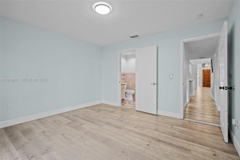 Casa en venta en Hollywood, Florida, 3 dormitorios, 128.02 m2 № 1989132 - foto 29