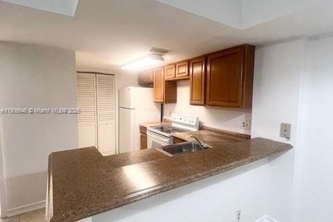 Condominio en alquiler en Plantation, Florida, 2 dormitorios, 89.65 m2 № 1965276 - foto 2