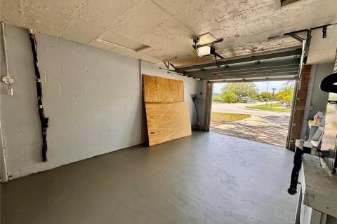 Снять в аренду виллу или дом в Нью-Порт-Ричи, Флорида 6 комнат, 99.22м2, № 1915172 - фото 17