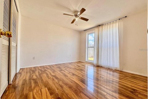 House in New Port Richey, Florida 3 bedrooms, 99.22 sq.m. № 1915172 - photo 13