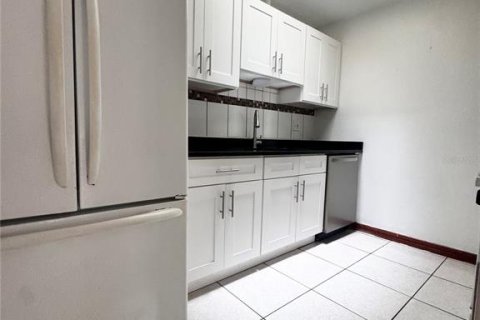 Townhouse in Kissimmee, Florida 2 bedrooms, 86.4 sq.m. № 1908342 - photo 4
