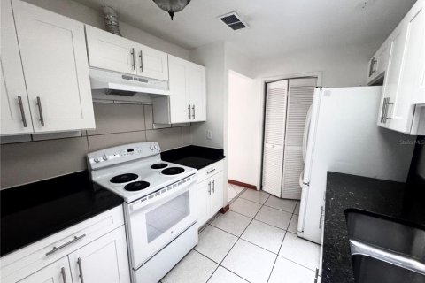 Townhouse in Kissimmee, Florida 2 bedrooms, 86.4 sq.m. № 1908342 - photo 6
