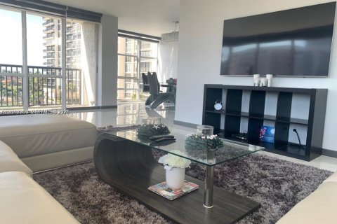 Condo in Hallandale Beach, Florida, 2 bedrooms  № 2075592 - photo 13