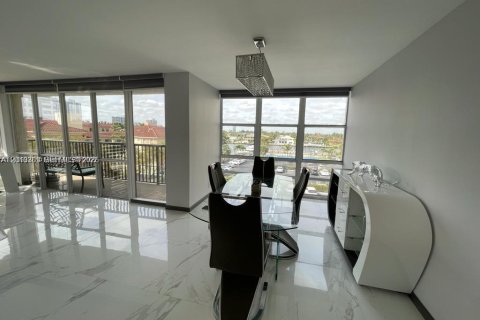 Condo in Hallandale Beach, Florida, 2 bedrooms  № 2075592 - photo 8