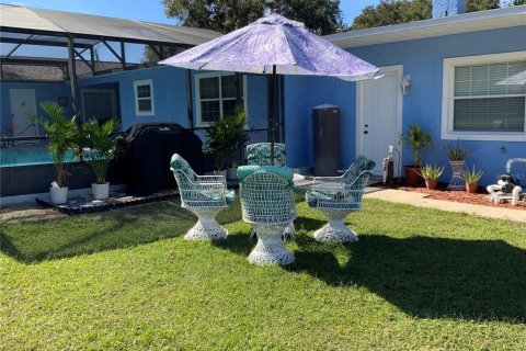 House in Lady Lake, Florida 4 bedrooms, 222.78 sq.m. № 2116316 - photo 25