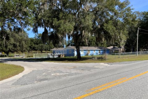 House in Lady Lake, Florida 4 bedrooms, 222.78 sq.m. № 2116316 - photo 26