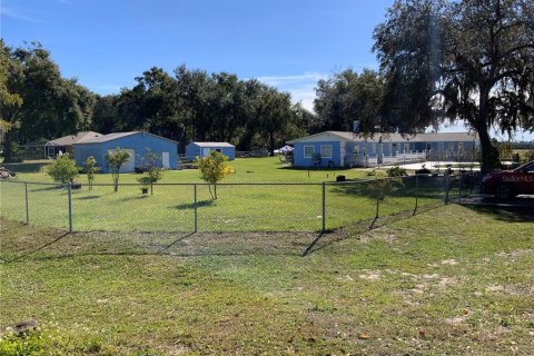 House in Lady Lake, Florida 4 bedrooms, 222.78 sq.m. № 2116316 - photo 27