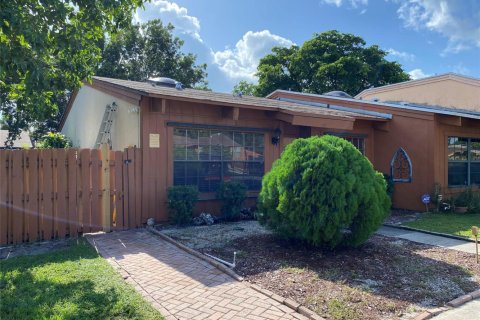 Touwnhouse à louer à Lauderhill, Floride: 2 chambres, 99.96 m2 № 2393244 - photo 18