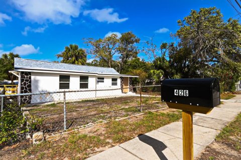 House in Tarpon Springs, Florida 3 bedrooms, 125.98 sq.m. № 2099086 - photo 4