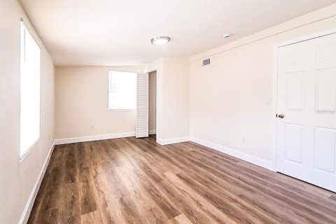 House in Tarpon Springs, Florida 3 bedrooms, 125.98 sq.m. № 2099086 - photo 27