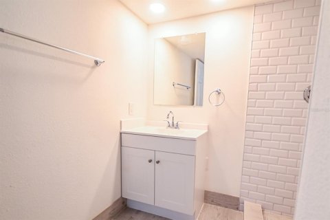 House in Tarpon Springs, Florida 3 bedrooms, 125.98 sq.m. № 2099086 - photo 23