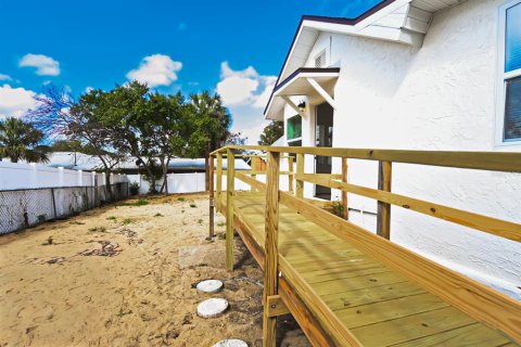 House in Tarpon Springs, Florida 3 bedrooms, 125.98 sq.m. № 2099086 - photo 10