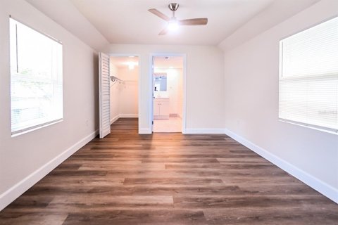 House in Tarpon Springs, Florida 3 bedrooms, 125.98 sq.m. № 2099086 - photo 20