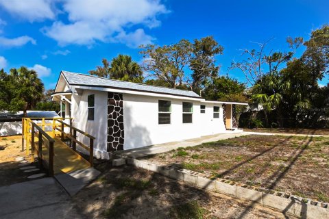 House in Tarpon Springs, Florida 3 bedrooms, 125.98 sq.m. № 2099086 - photo 5