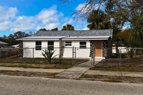 House in Tarpon Springs, Florida 3 bedrooms, 125.98 sq.m. № 2099086 - photo 2