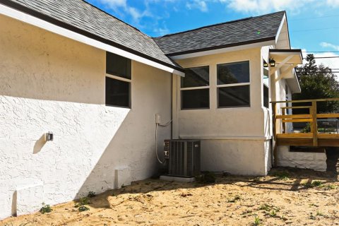 House in Tarpon Springs, Florida 3 bedrooms, 125.98 sq.m. № 2099086 - photo 8