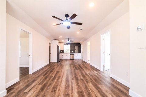 House in Tarpon Springs, Florida 3 bedrooms, 125.98 sq.m. № 2099086 - photo 12