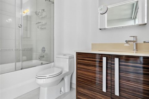 Condominio en venta en Miami, Florida, 3 dormitorios, 158.68 m2 № 1981994 - foto 30